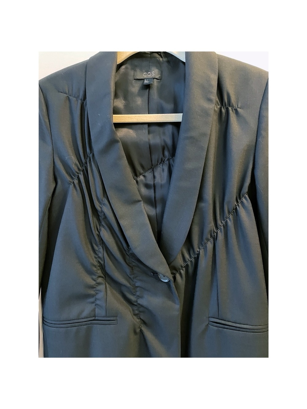 COS wool black blazer with gathered details - Picture 5 of 15